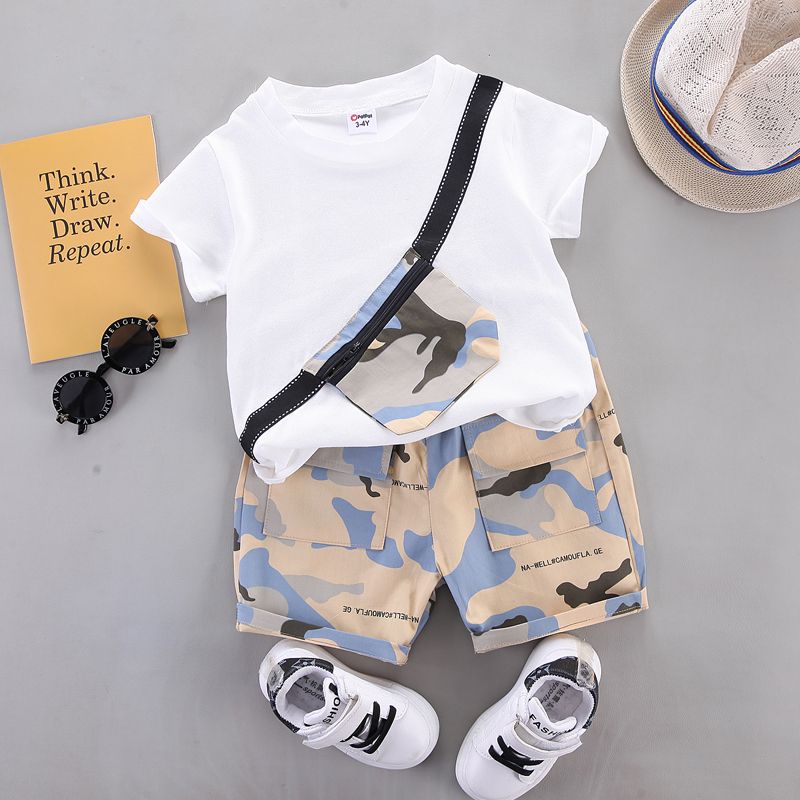 

2pcs Toddler Boy Trendy Bag Design Tee and Camouflage Print Shorts Set