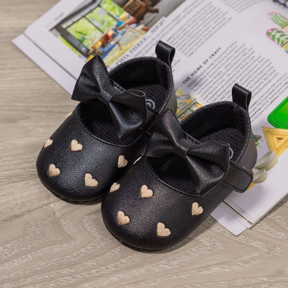 

Baby / Toddler Solid Love Bowknot Prewalker Shoes