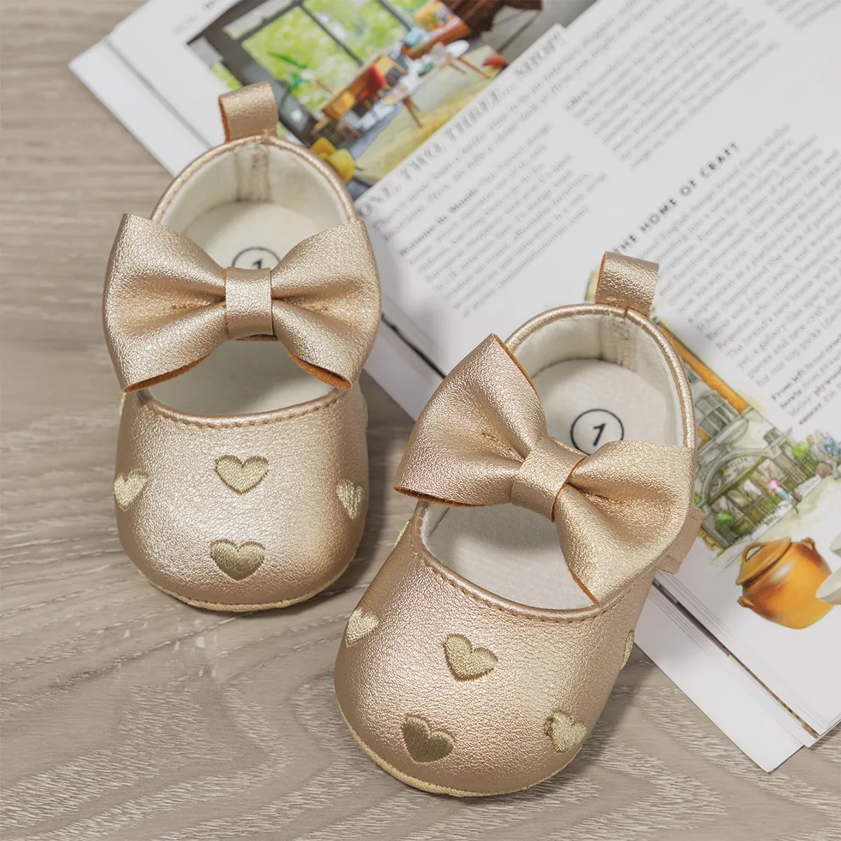 Baby / Toddler Bow Decor Heart Graphic Prewalker Shoes Gold big image 1