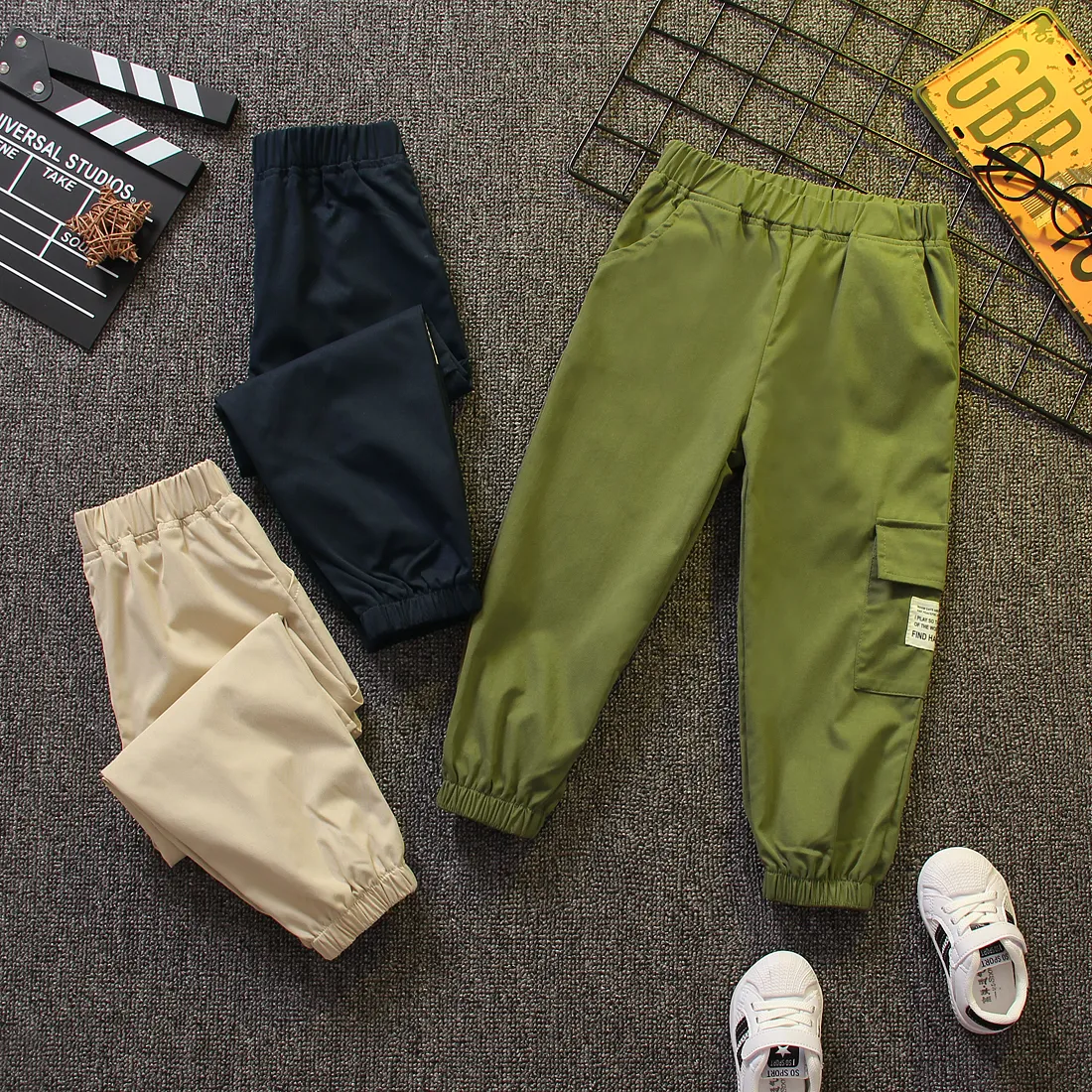 pantalones elásticos con diseño de bolsillo informal para niño pequeño Ejercito verde big image 1