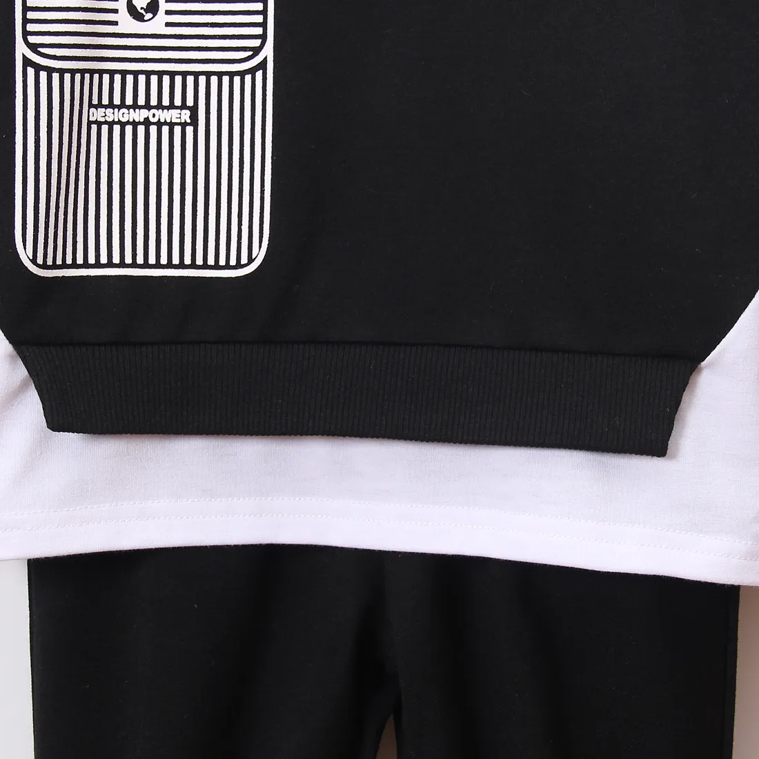 2pcs Toddler Boy Trendy Faux-two Letter Print Pullover Sweatshirt and Pants Set Black big image 1
