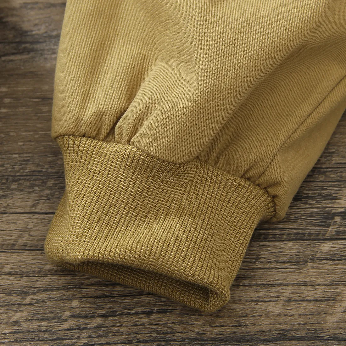 Khaki-Hose mit modischem Taschendesign für Kleinkinder khaki big image 1