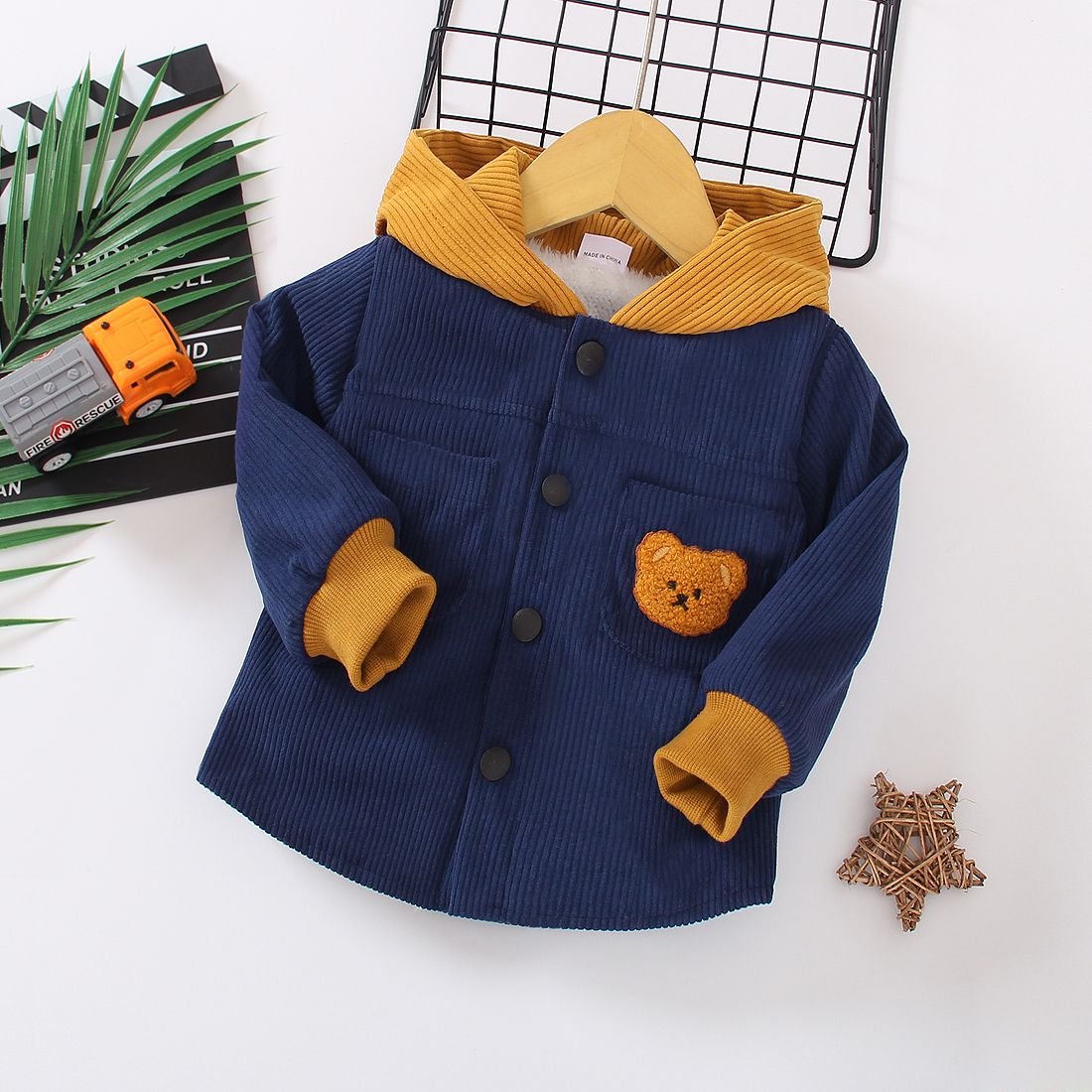 

Baby Boy Bear Design Thermal Lined Colorblock Hooded Long-sleeve Corduroy Jacket