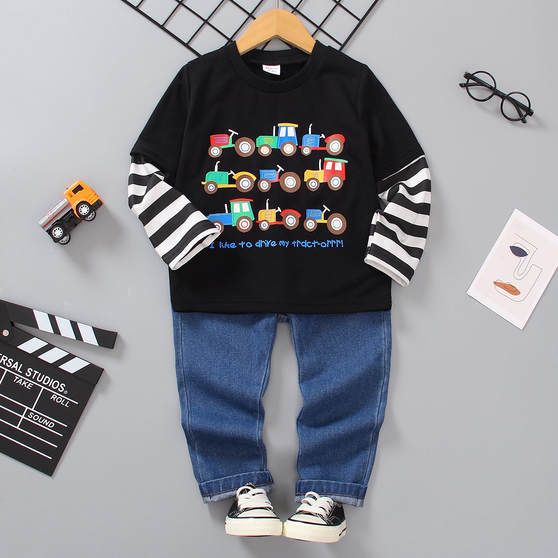 

2pcs Toddler Boy Playful Denim Jeans and Faux-two Vehicle Print Striped Tee Set