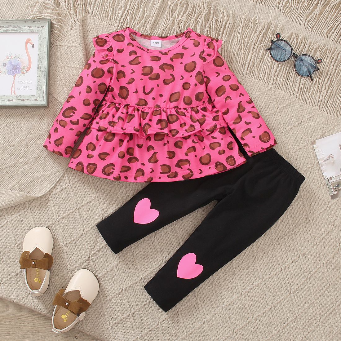 

2pcs Baby Girl Leopard Print Long-sleeve Ruffle Trim Top and Heart Graphic Pants Set