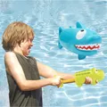 孩子們 鯊魚 鱷魚 水槍 動物角色 噴水槍 水槍 吸水器 夏季玩具 游泳池 海灘 戶外遊戲  image 1