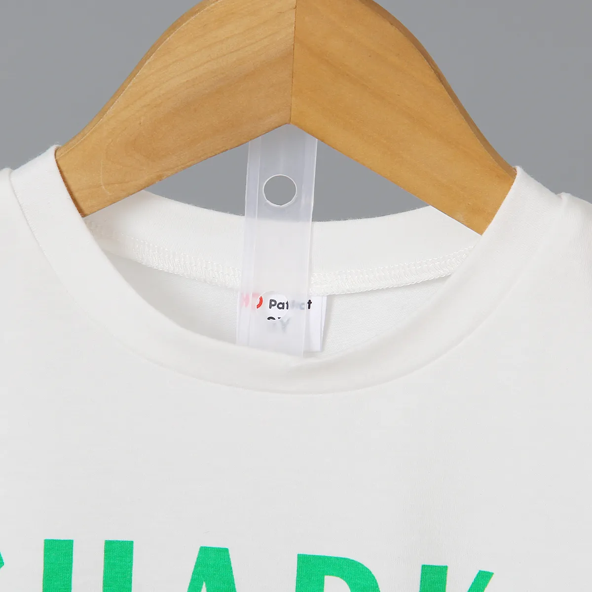 2pcs Toddler Boy Shark Letter Print Short-sleeve Cotton Tee and Cotton Ripped Denim Shorts Set  image 2