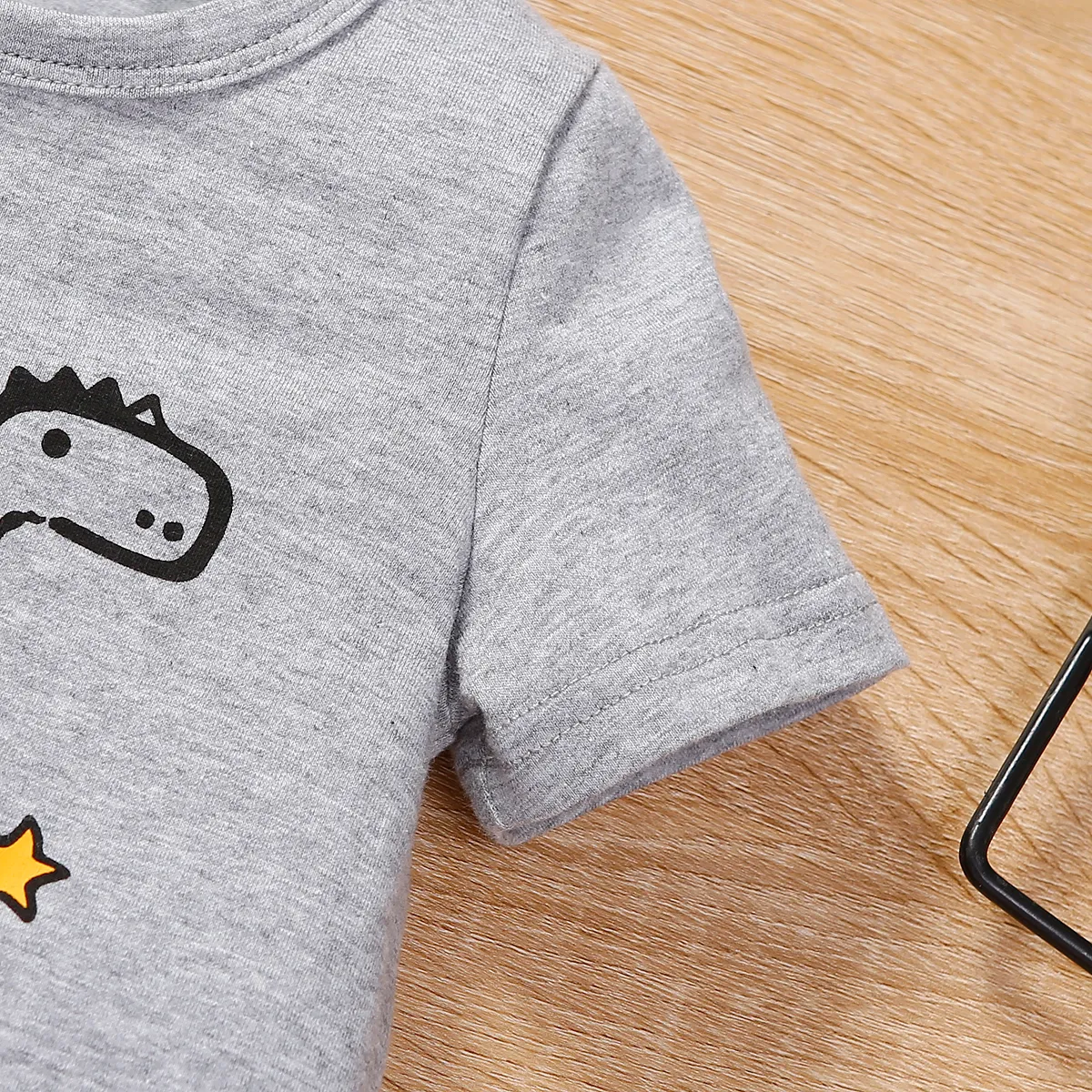 2pcs Baby Boy 95% Cotton Dinosaur Print Short-sleeve Tee and Solid Shorts Set Flecked Grey image 5