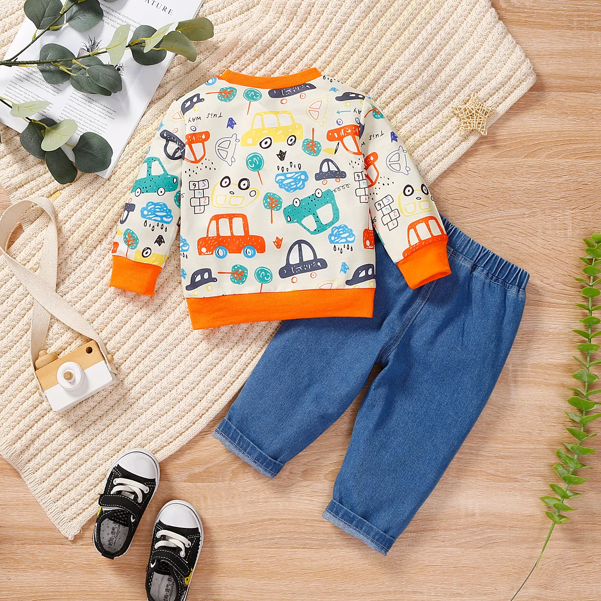 2pcs Baby Boy Allover Vehicle Print Long-sleeve Top and Jeans Set DENIMBLUE image 2