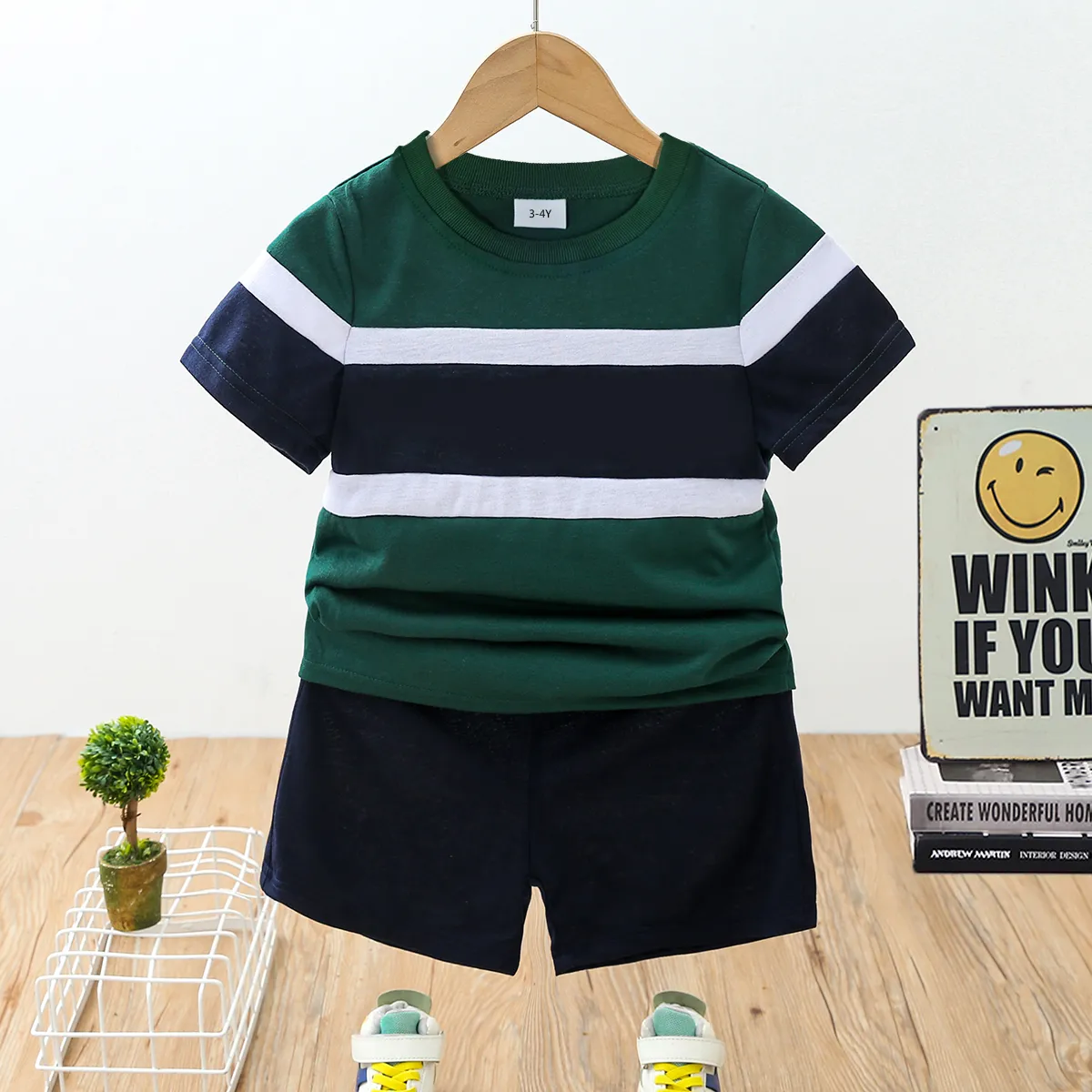 2pcs Toddler Boy Casual Colorblock Tee and Shorts Set Dark Green big image 1