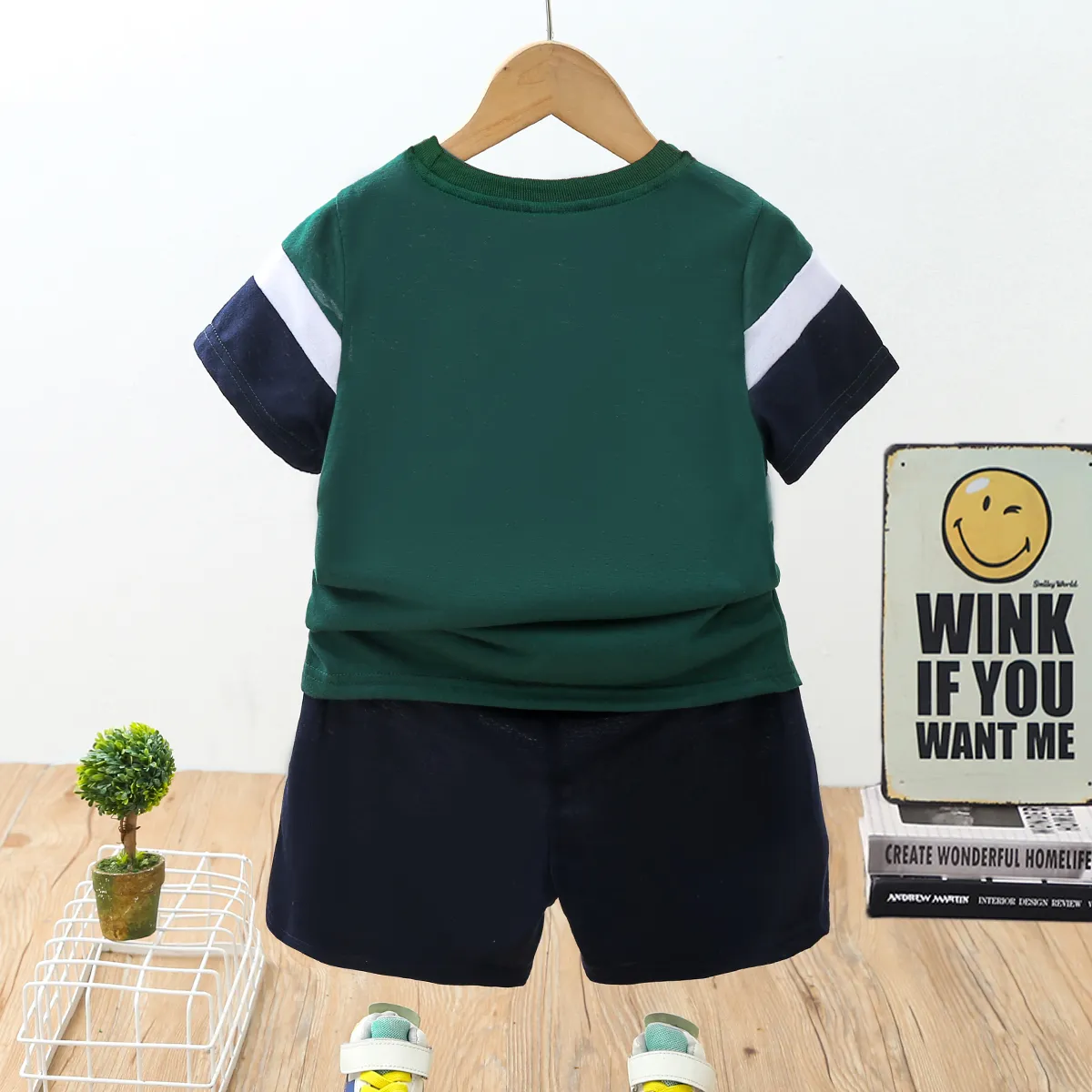 2pcs Toddler Boy Casual Colorblock Tee and Shorts Set Dark Green big image 1