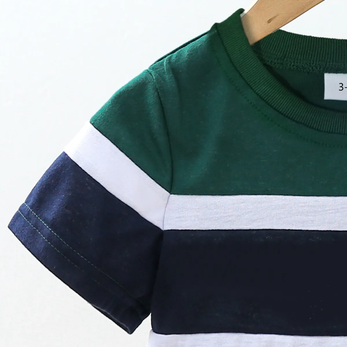 2pcs Toddler Boy Casual Colorblock Tee and Shorts Set  image 4