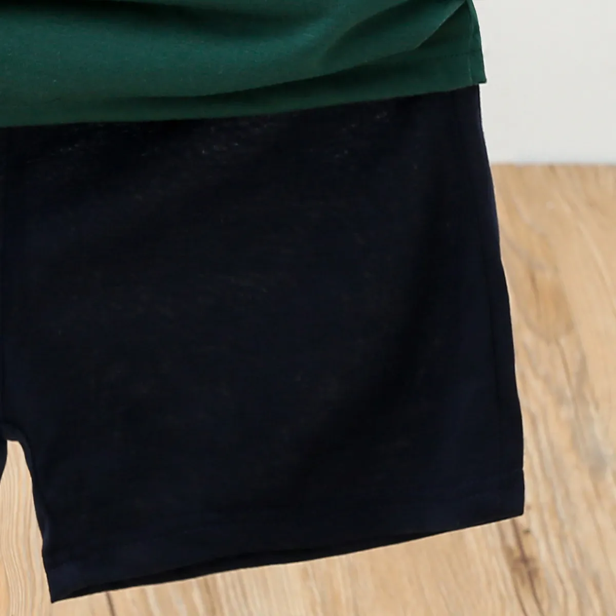 2pcs Toddler Boy Casual Colorblock Tee and Shorts Set  image 5