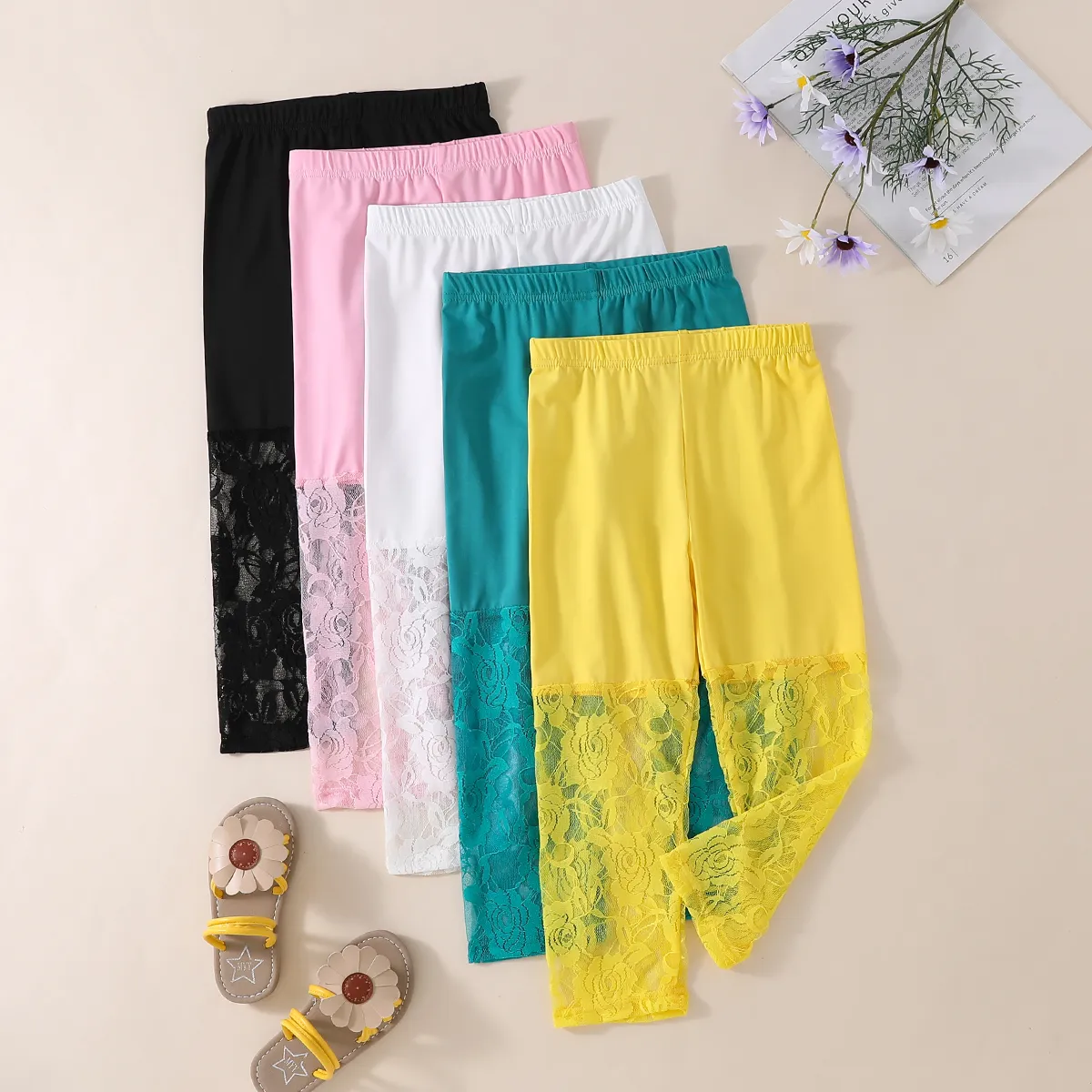 Leggings capri de color liso con diseño de encaje floral para niña Blanco big image 1