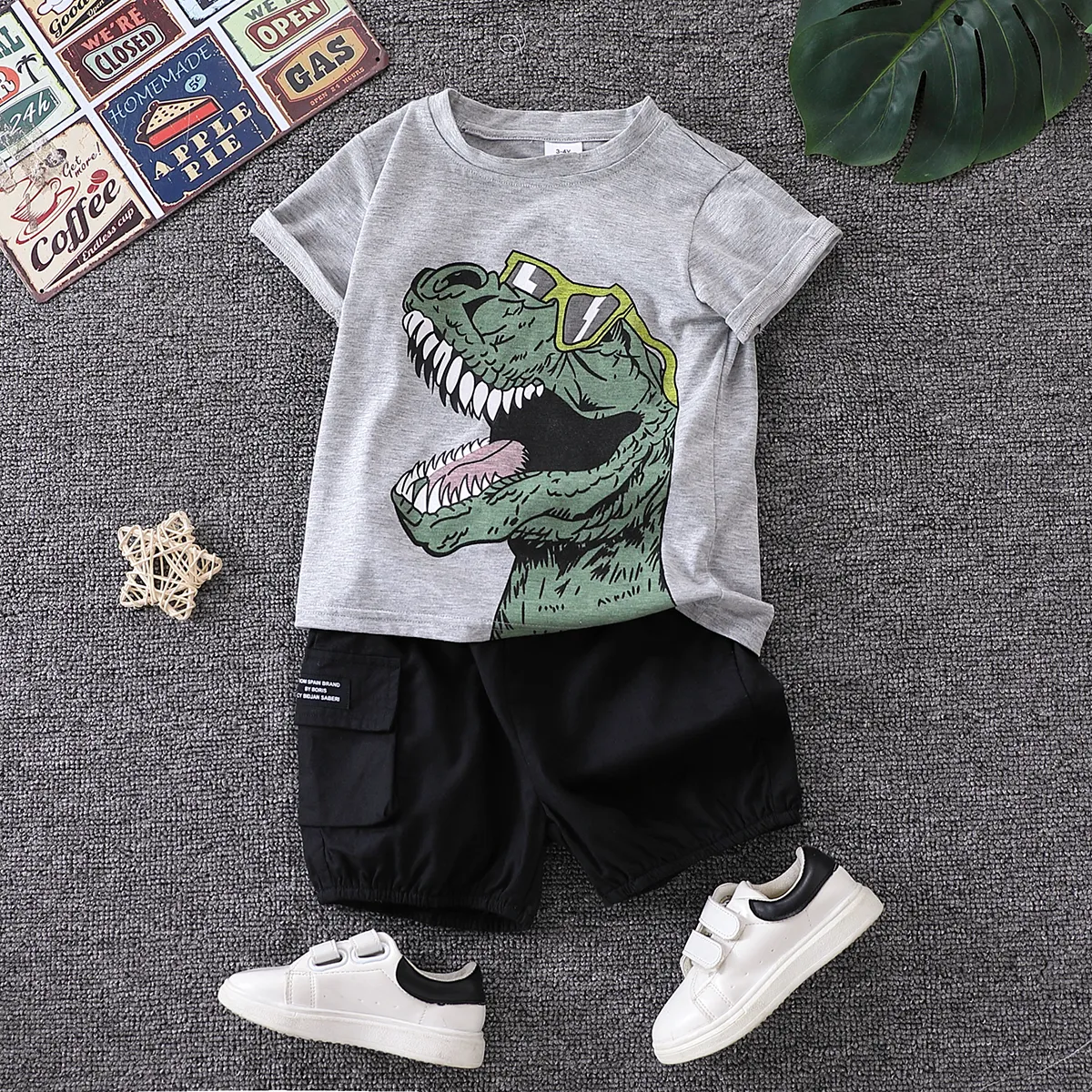 2 pièces Enfant en bas âge Garçon Poche plaquée Enfantin Dinosaure ensembles de t-shirts Gris Clair big image 1