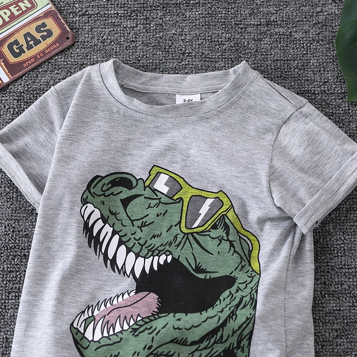 2 Stück Kleinkinder Jungen Aufgesetzte Tasche Kindlich Dinosaurier T-Shirt-Sets hellgrau big image 1