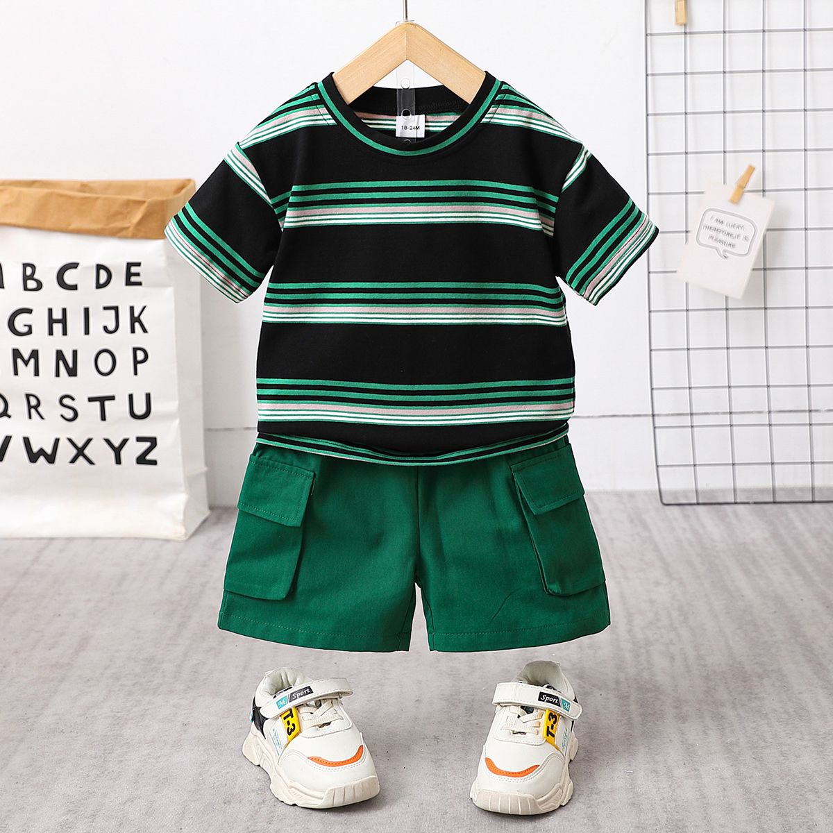 

2pcs Toddler Boy Trendy 100% Cotton Stripe Tee and Pocket Design Cargo Shorts Set