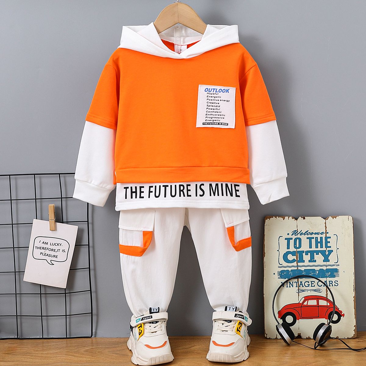 

2pcs Toddler Boy Trendy Faux-two Letter Print Hoodie Sweatshirt and Pants Set