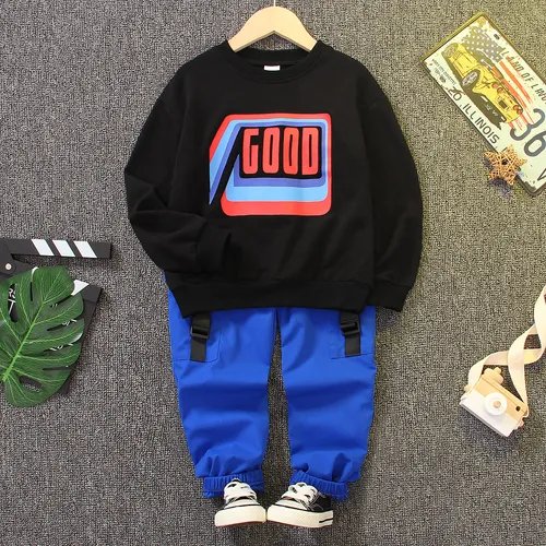 2pcs Kid Boy Letter Print Black Pullover Sweatshirt and Buckle Pocket Design Cargo Pants Set