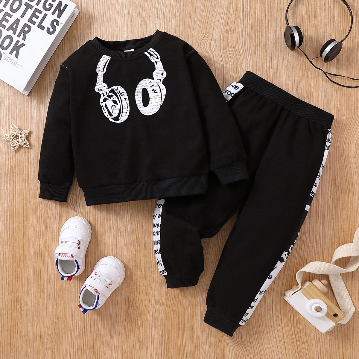 

2psc Toddler Boy Headphone Print Black Sweatshirt and Letter Print Pants Set