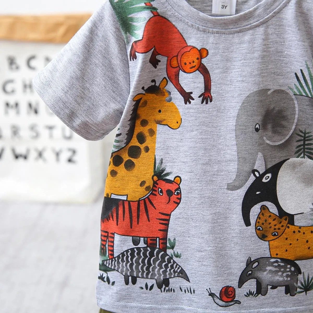 2pcs Toddler Boy Playful Animal Print Tee and Shorts Set Grey big image 1