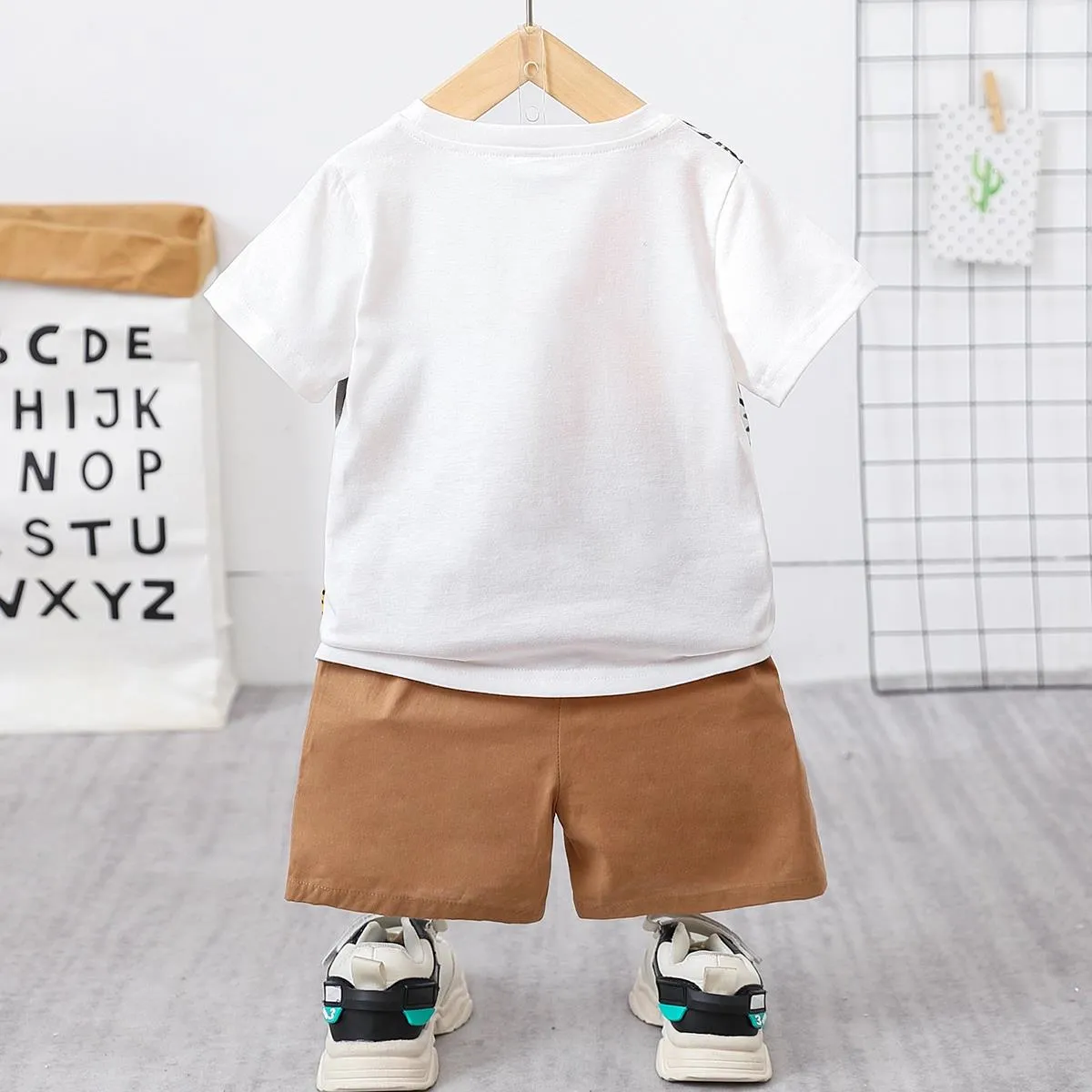 2pcs Toddler Boy Playful Animal Print Tee and Shorts Set White big image 1