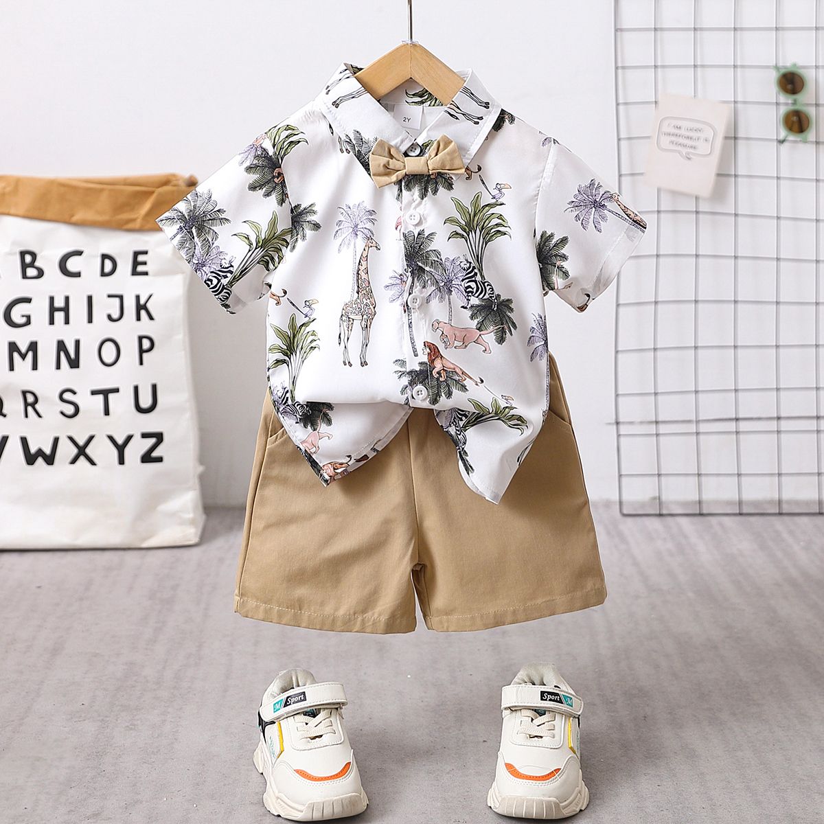 

2pcs Toddler Boy Playful Animal Print Lapel Collar Shirt and Shorts Set