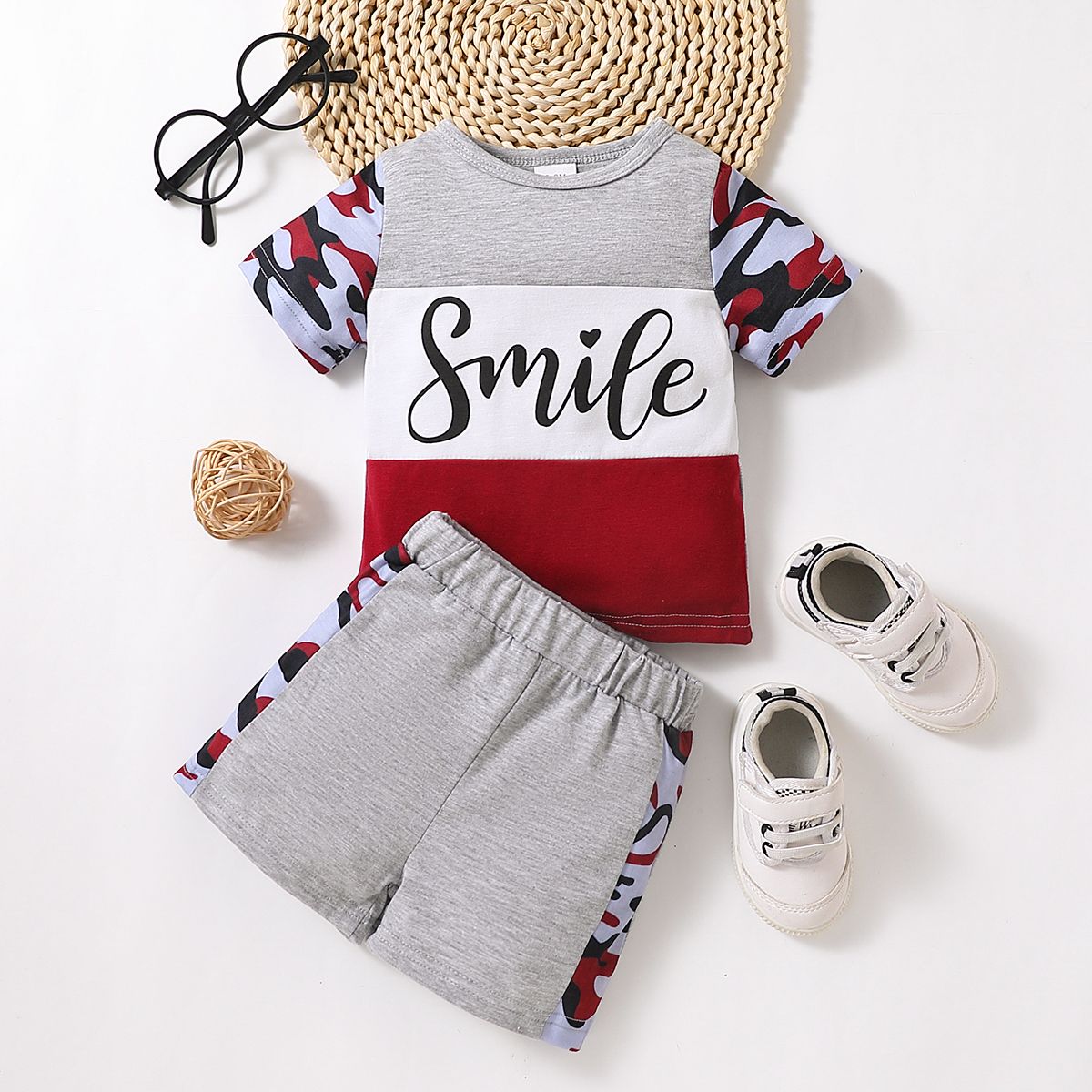 2pcs Baby Boy Letter Print Colorblock Camouflage Splice Short-sleeve Top and Shorts Set