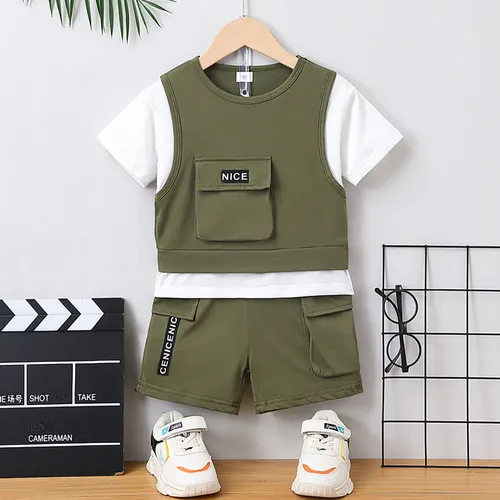 2pcs Toddler Boy Trendy Patch Pocket Short-sleeve Cotton Top and Cargo Shorts Set