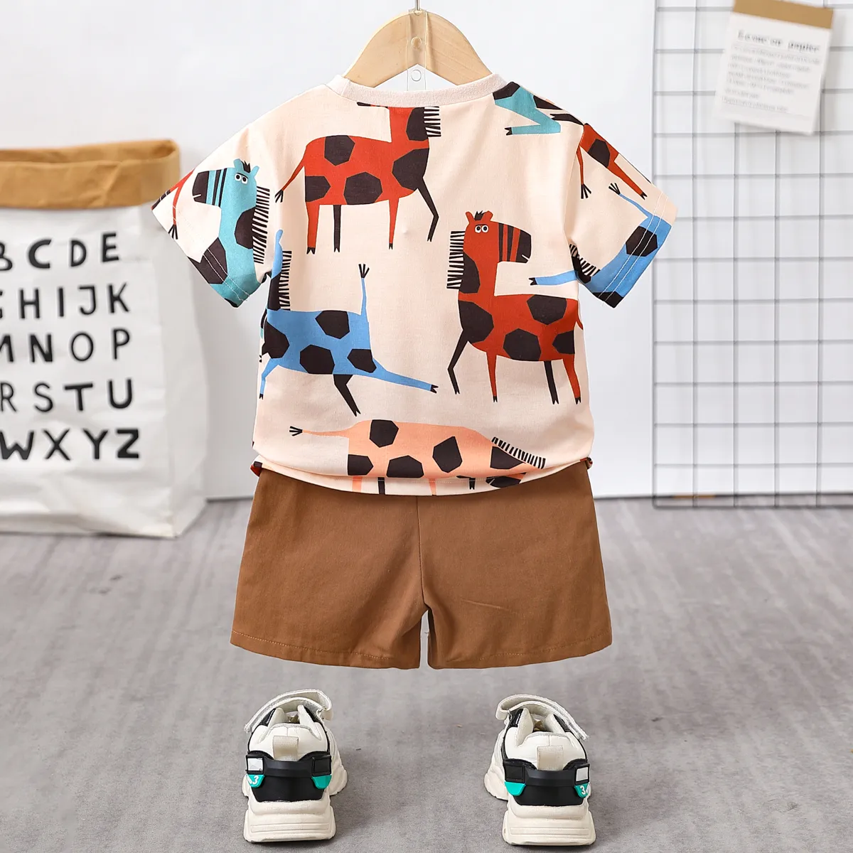 2pcs Toddler Boy Zebra Print Tee and 100% Cotton Solid Shorts Set Khaki image 6