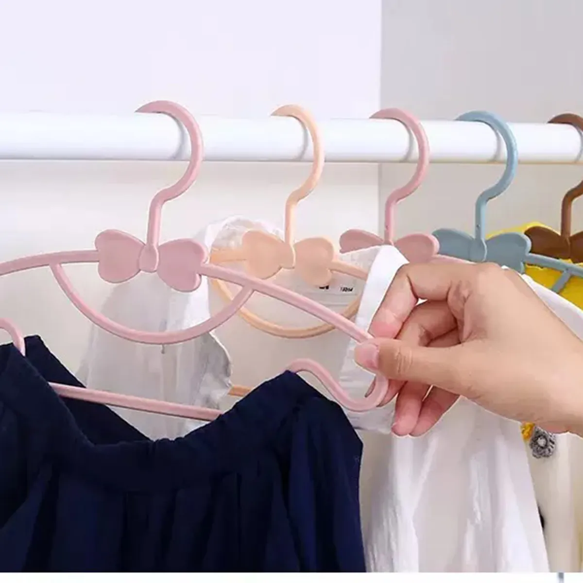 10 pacotes de cabides de bebê de plástico cabides de roupas antiderrapantes para lavanderia e armário Verde big image 1