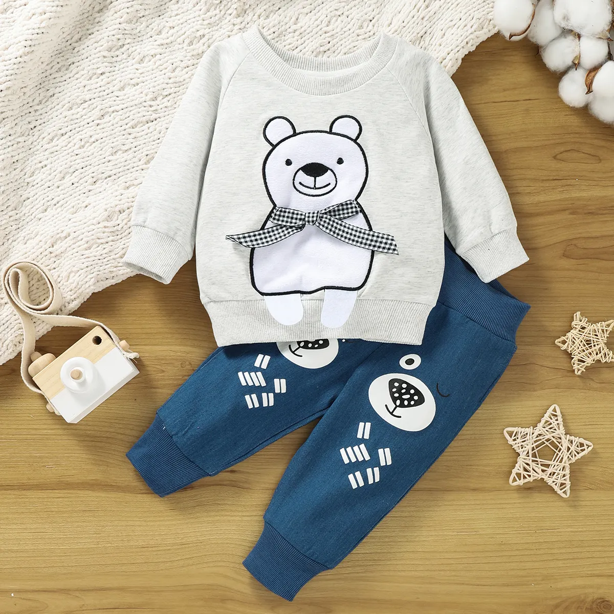 2pcs Baby Cartoon Bear Embroidered Long-sleeve Sweatshirt and Trousers Set Light Grey big image 1