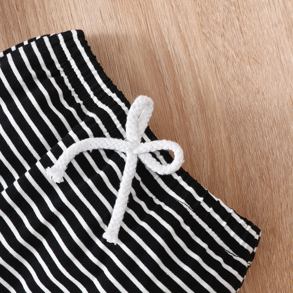 2pcs Baby 95% Cotton Long-sleeve All Over Striped Pullover and Trousers Set  image 5