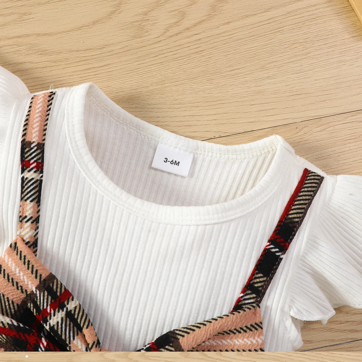 2pcs Baby Girl 95% Cotton Ribbed Flutter-sleeve Splicing Plaid Bowknot Dress with Headband Set  image 3