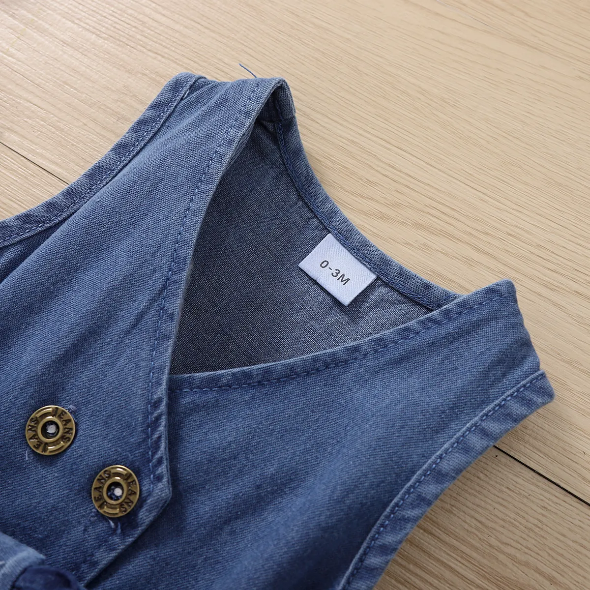 2pcs Baby Girl 95% Cotton Rib Knit Long-sleeve Romper and Double Breasted Belted Denim Tank Dress Set Blue image 5