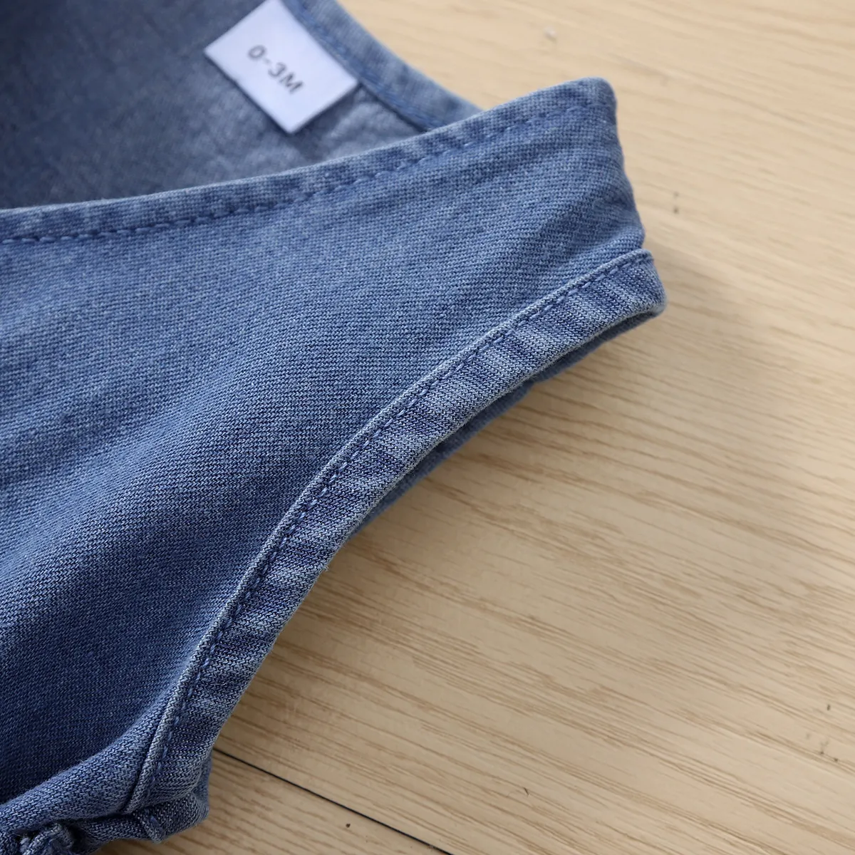 2pcs Baby Girl 95% Cotton Rib Knit Long-sleeve Romper and Double Breasted Belted Denim Tank Dress Set Blue image 3