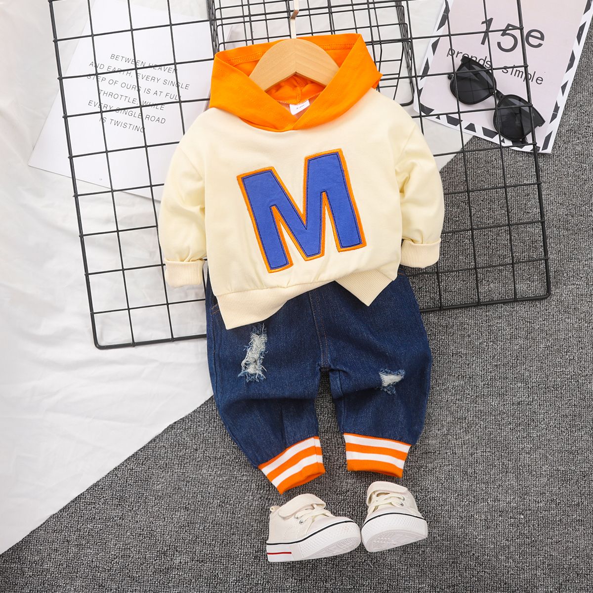 

2pcs Baby Boy Letter Embroidered Contrast Color Hoodie and Ripped Jeans Set