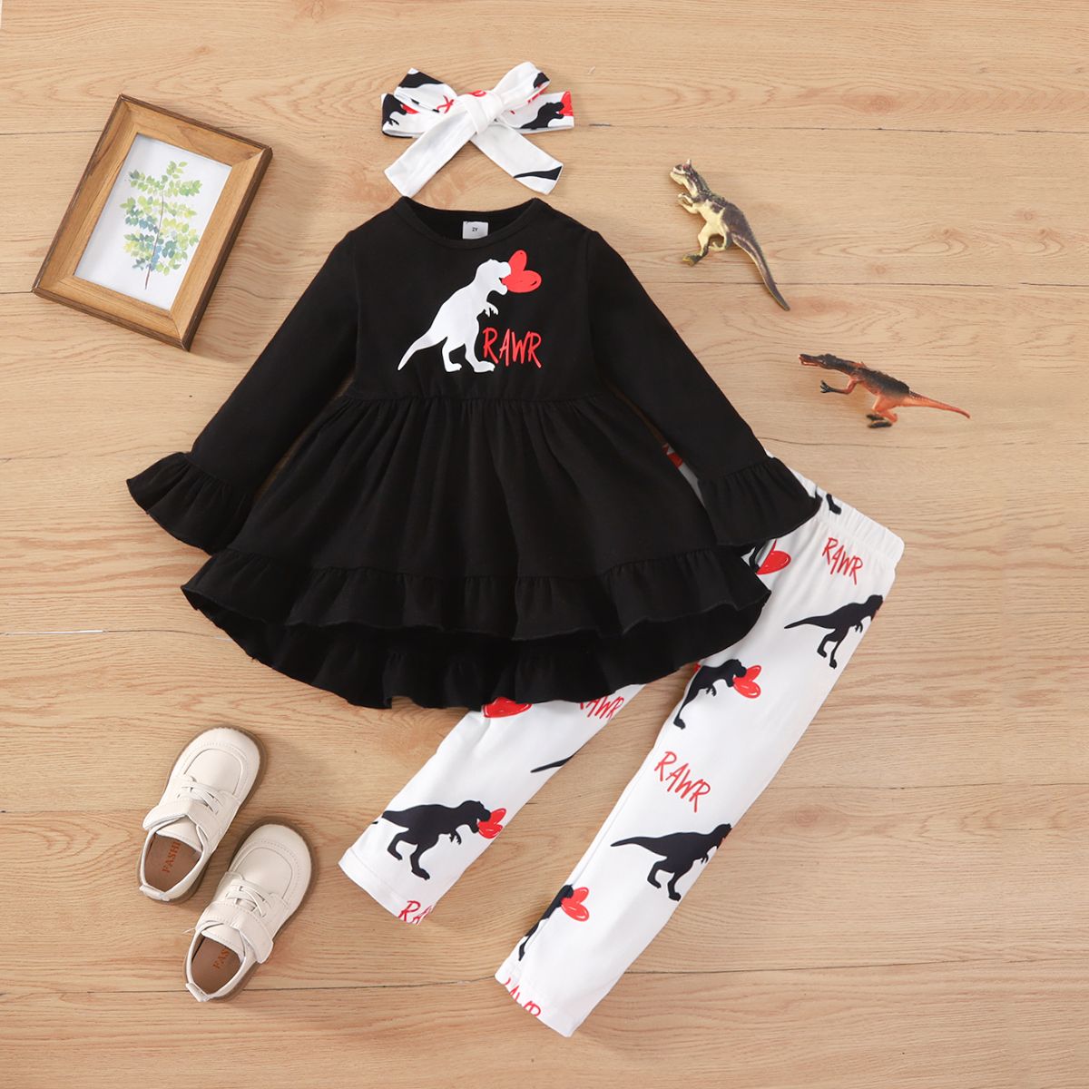 

3pcs Toddler Girl Valentine's Day Dinosaur Heart Print Tee & Leggings and Headband Set