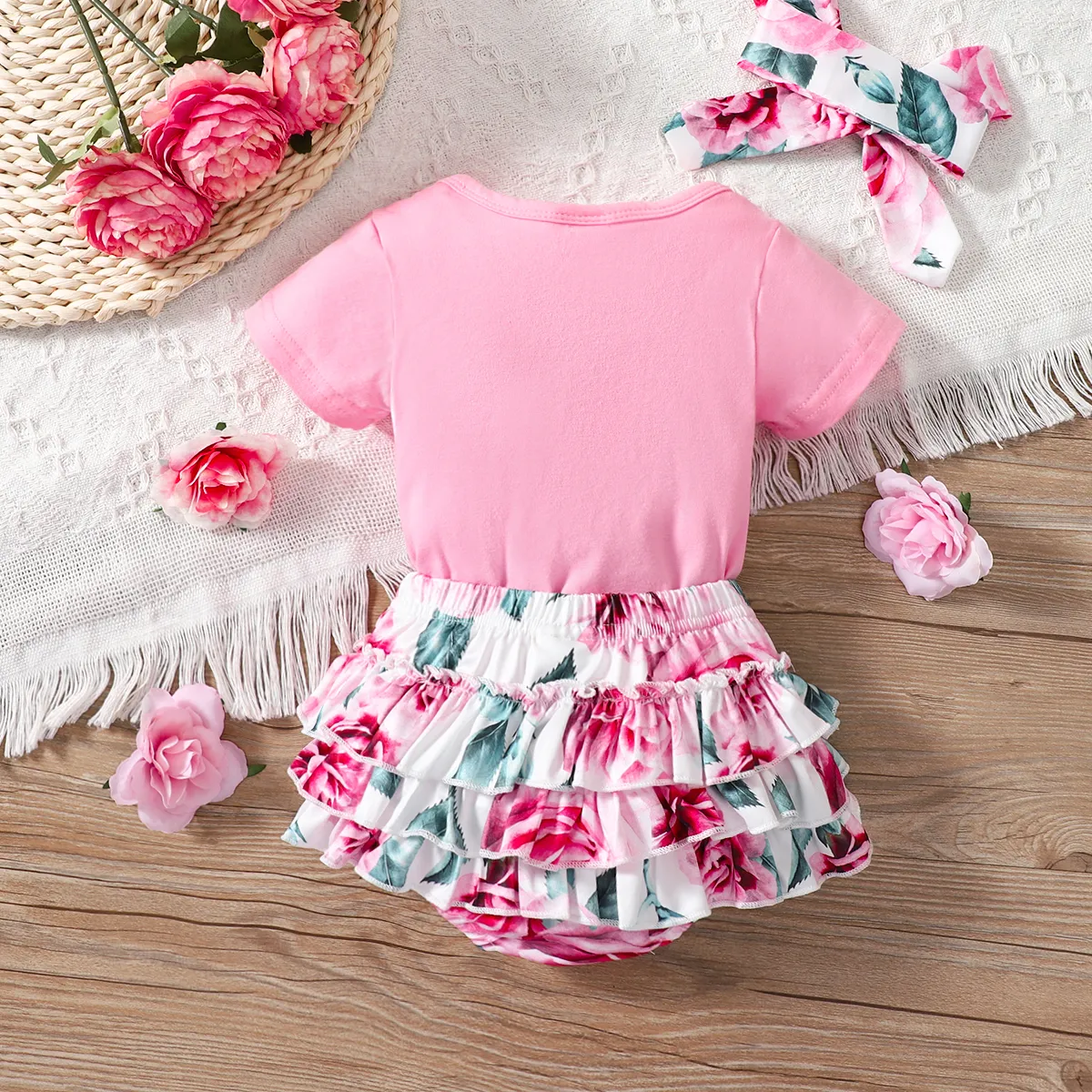 3pcs Baby Girl 95% Cotton Short-sleeve Letter Print Romper and Floral Print Layered Ruffle Trim Shorts & Headband Set Pink big image 1