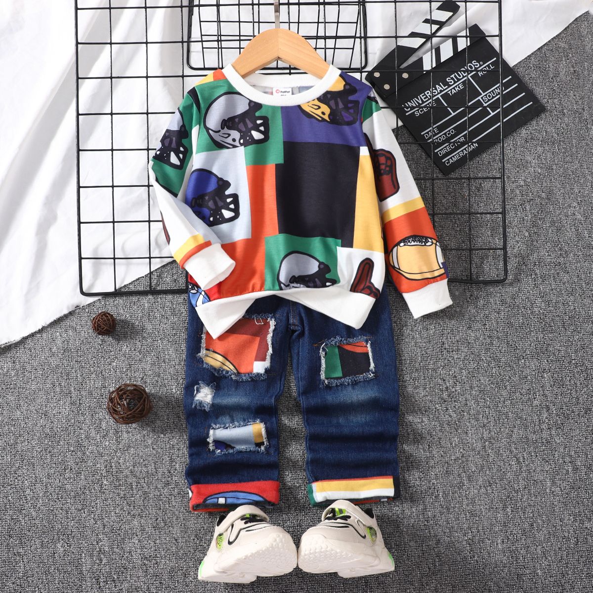 

Rugby Match 2pcs Toddler Boy Playful Ripped Denim Jeans and Colorblock SweatshirtSet