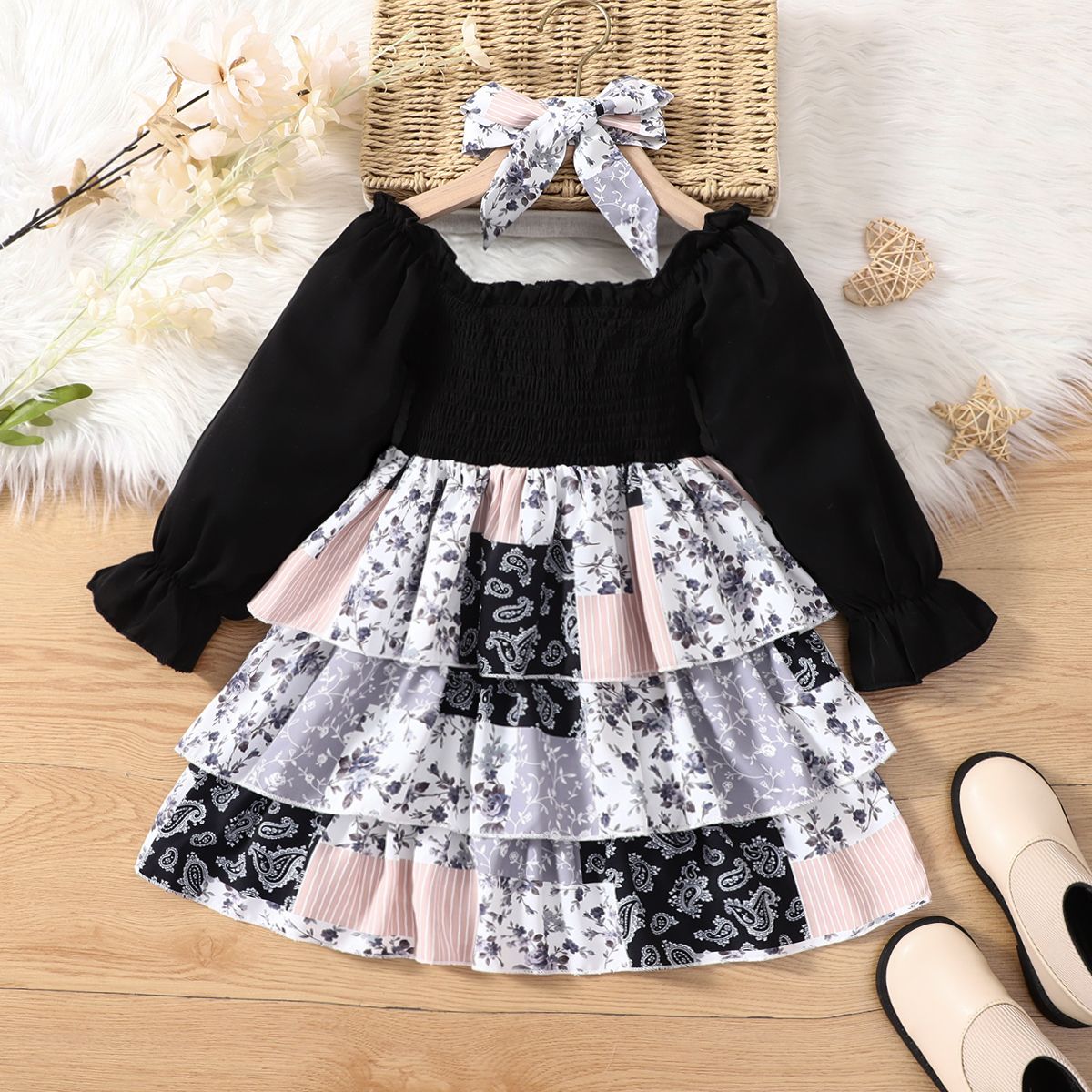 

2pcs Toddler Girl Sweet Floral Print Smocked Square Neck Dress and Headband