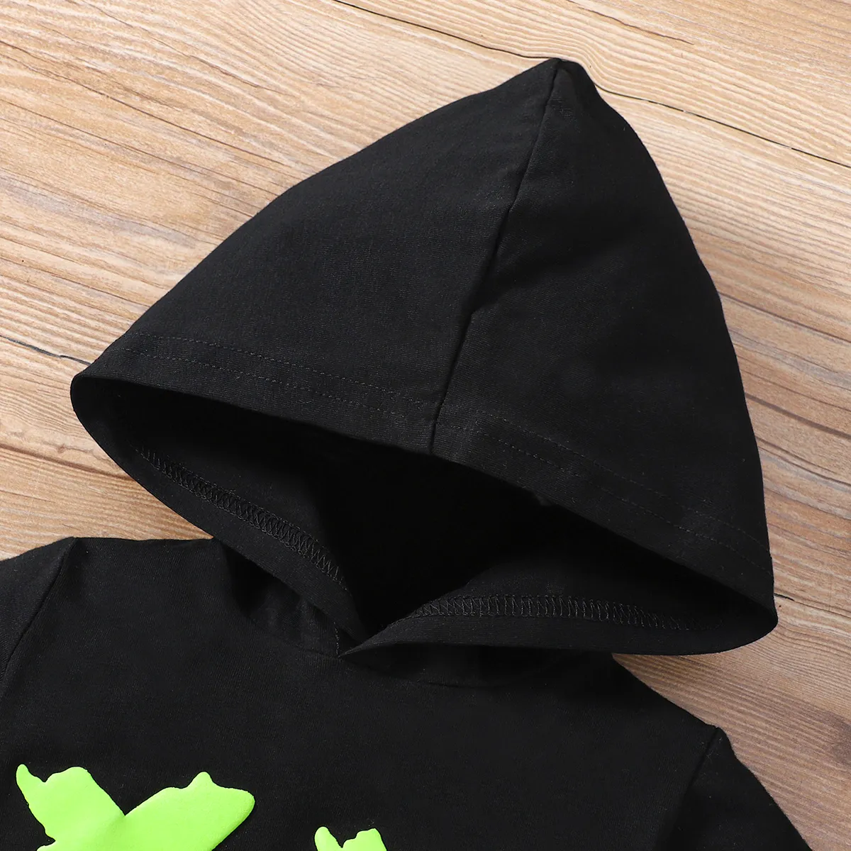 2pcs Baby Boy/Girl 95% Cotton Glow in the Dark Graphic Hooded Short-sleeve Tee & Shorts Set Black big image 1