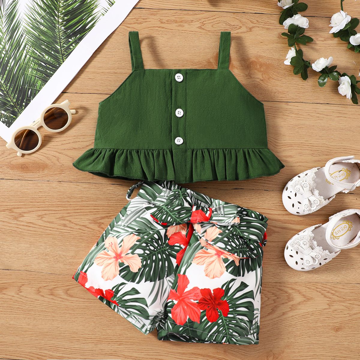 Toddler Girl 2pcs Trendy Ruffled Camisole And Floral Print Belted Shorts Set/ Sandals