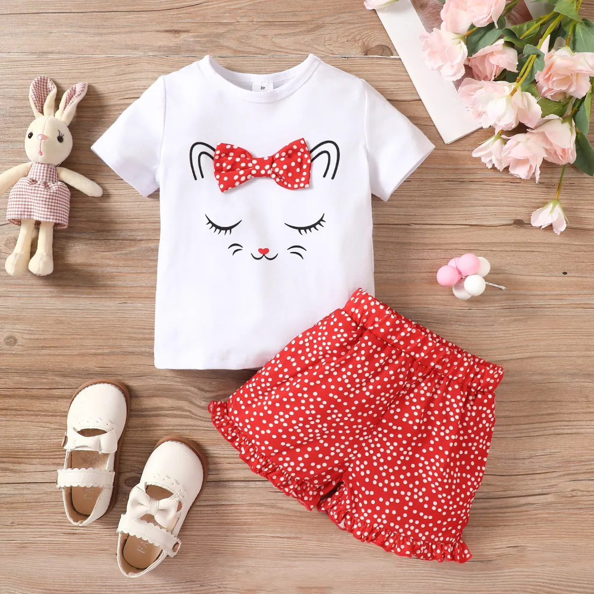 2pcs Toddler Girl Playful Bow Decor Cat Print Tee and Dots Pattern Shorts Set White big image 1