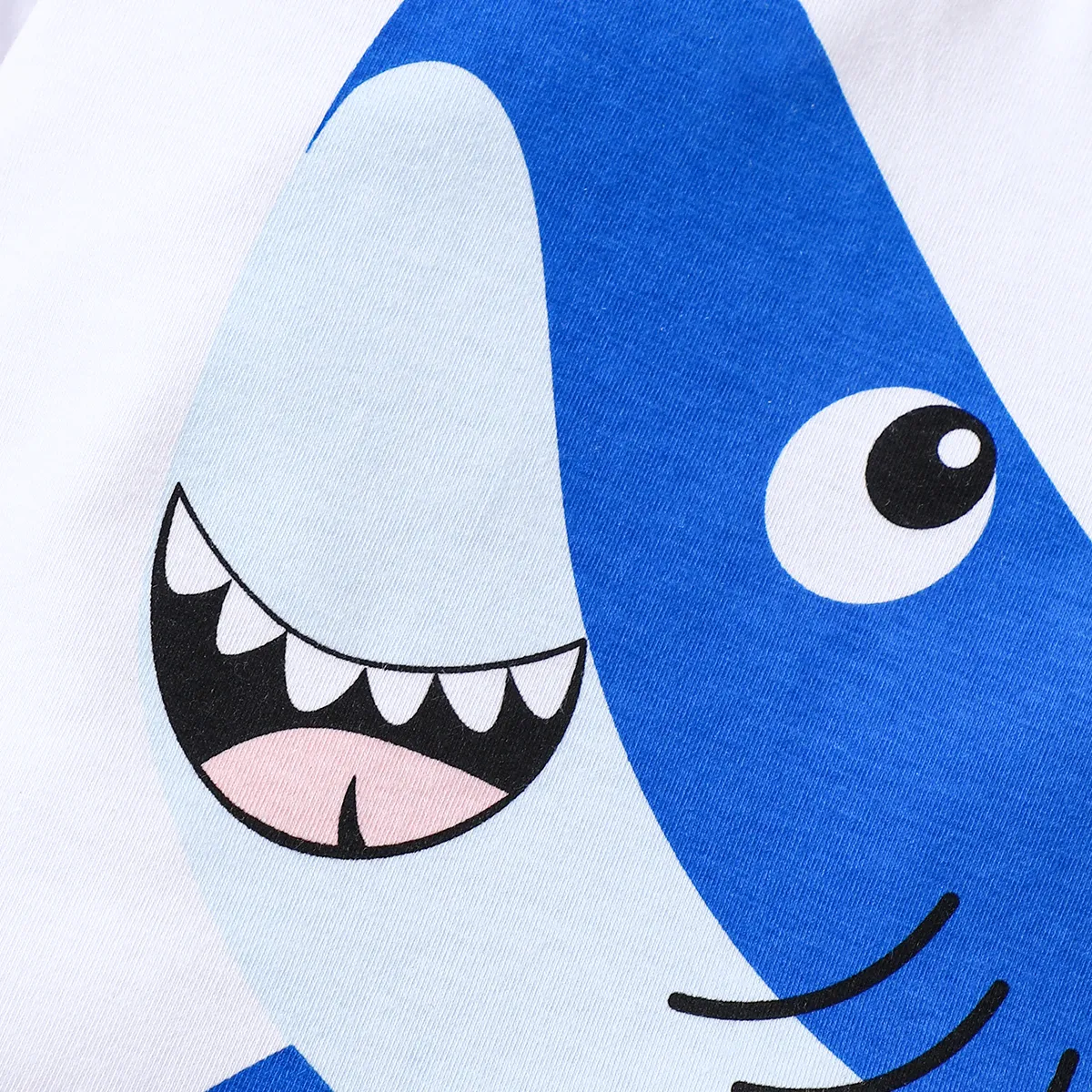 2pcs Toddler Boy Shark Print Tee and 100% Cotton Cargo Shorts Set  image 5
