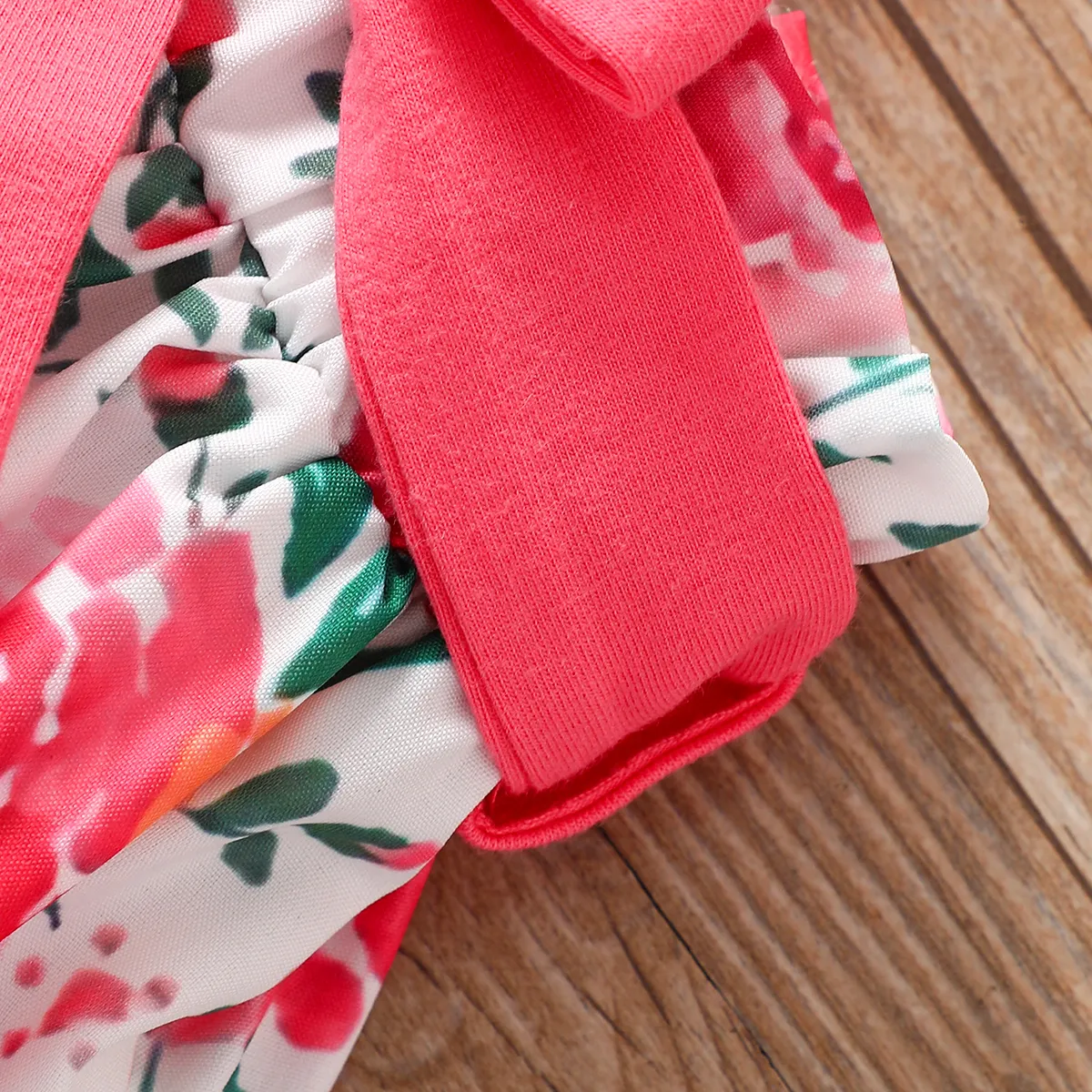 3pcs Baby Girl 95% Cotton One-Shoulder Top & Rose Print Belted Skirt & Bow Headband Set Dark Pink image 4