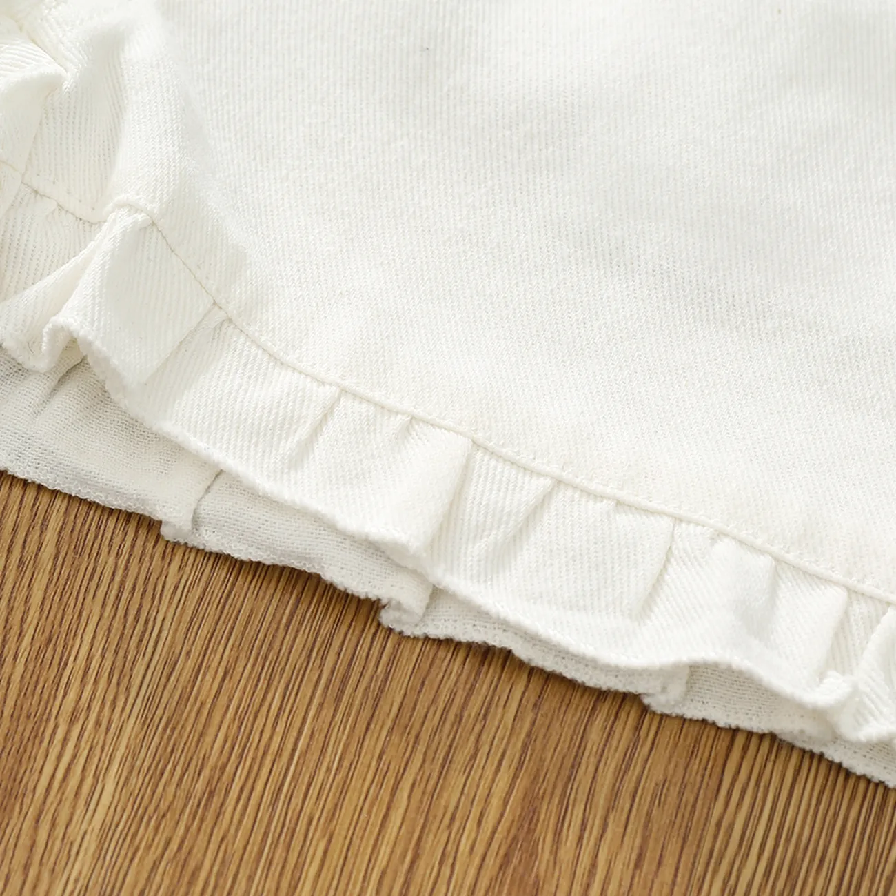 Kid Girl Bow Decor Pockets Ruffle Solid Denim Shorts White big image 1