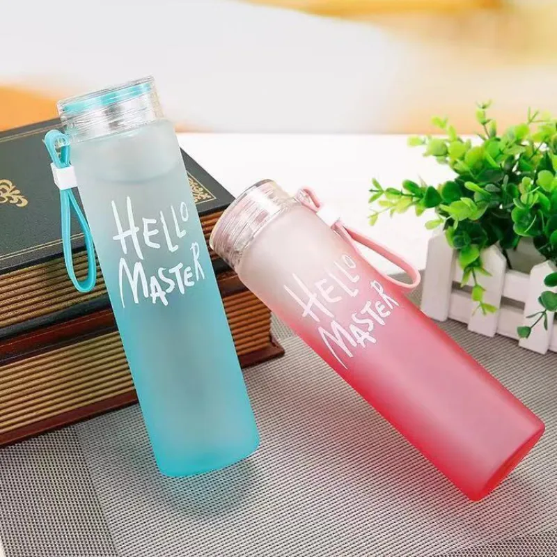 botella de agua de gradiente colorida creativa taza de letra esmerilada taza de agua de plástico portátil Blanco big image 1