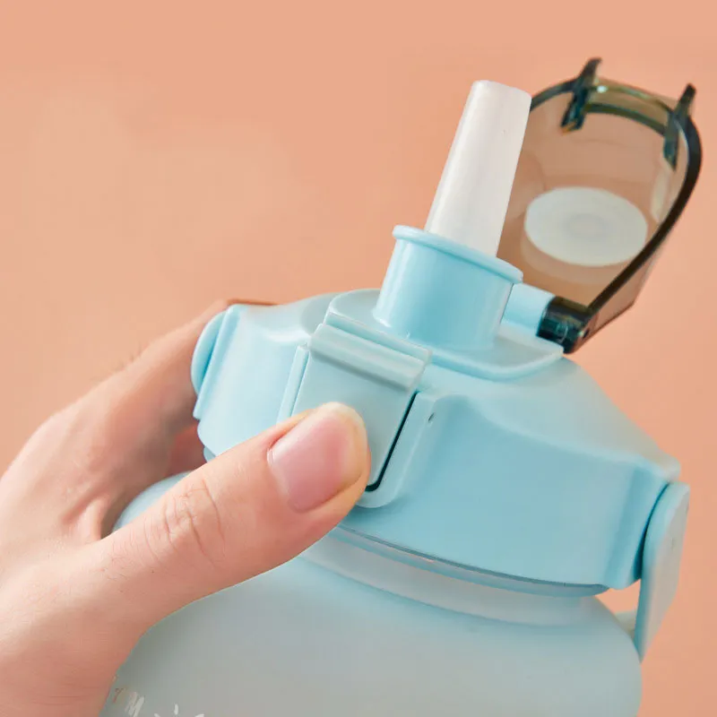 2000ML/67.64OZ Gradient Frosted Straw Water Bottle Large Capacity Adult Sports Bottle Outdoor Portable Water Cup  image 1