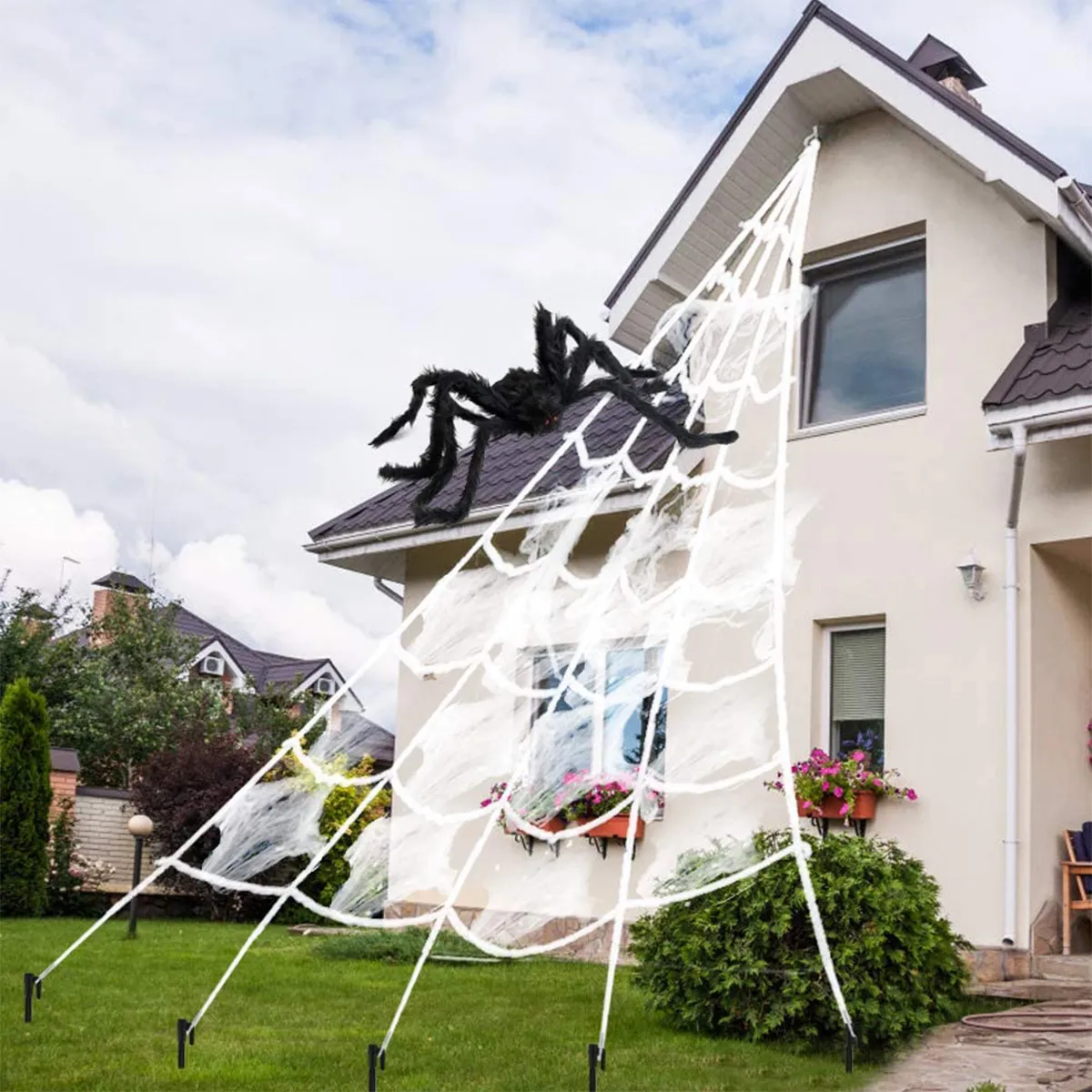10pcs décorations d'araignées extérieures d'halloween ensemble toiles d'araignées géantes triangulaires avec une grande fausse araignée poilue 20 "et 2 petites araignées prop décorations articles de fête Noir/ Blanc big image 1